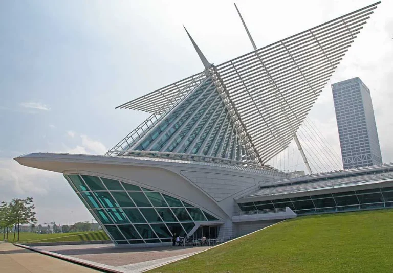 Burke Brise Soleil – MILWAUKEE ART MUSEUM